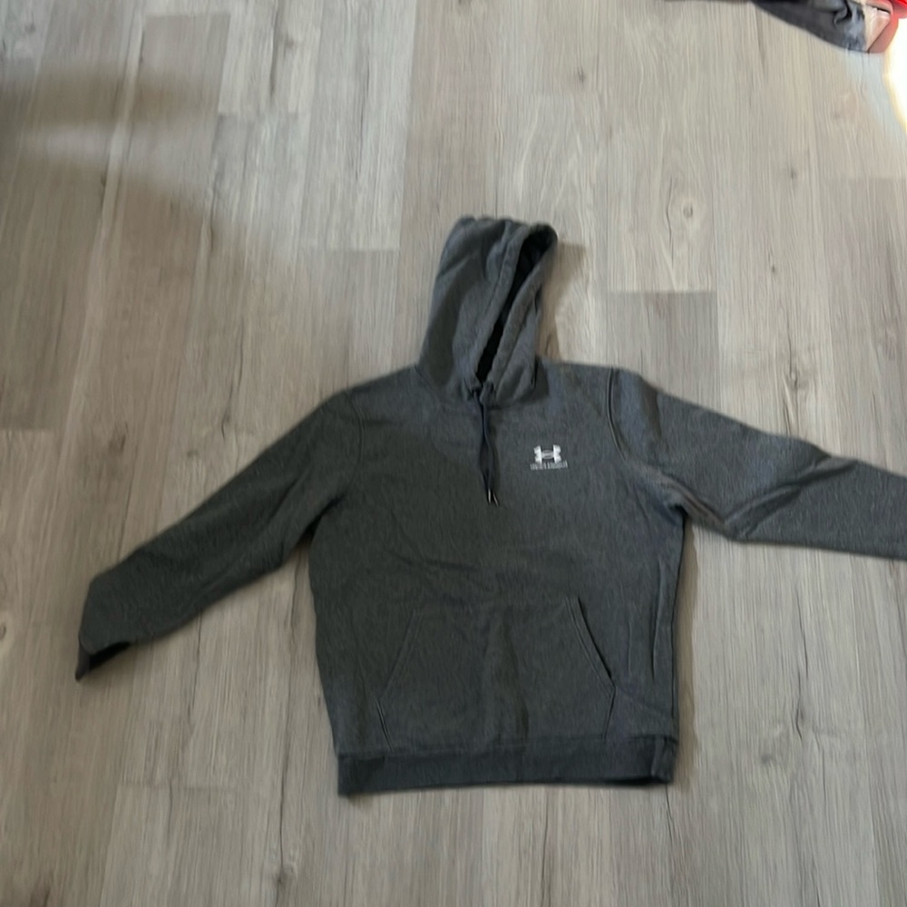 Underarmour sweatshirt